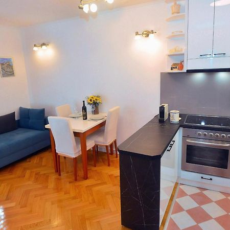 One Bedroom Apartment Terrace Parking Split Exterior foto