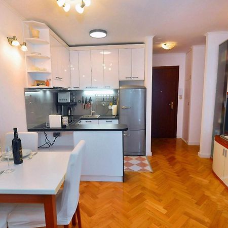 One Bedroom Apartment Terrace Parking Split Exterior foto
